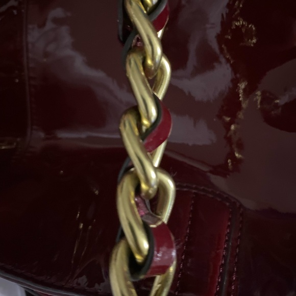 ♥️Authentic Burgundy Coach patent Leather w/ Gold hardware & Original hang tag - Picture 8 of 17